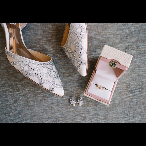 Badgley Mischka 'Ginny' Embellished d'Orsay Pump - Picture 4 of 8